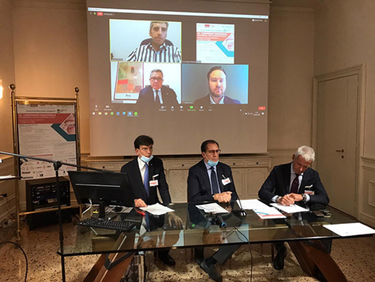 tavolo-confronto-allineatori